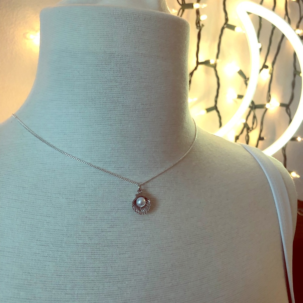 Clams Pearl Necklace
